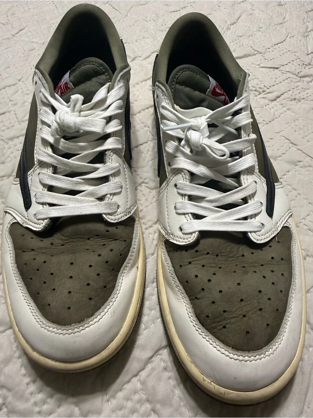 Travis Scott x Air Jordan 1 Low OG SP médium olive and white-  Low-Top Sneakers